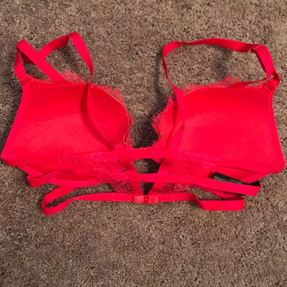 Victoria’s Secret Bra - Picture 4 of 5